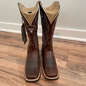 Ariat brown square toe cowboy boots size 5.5 women’s new in box